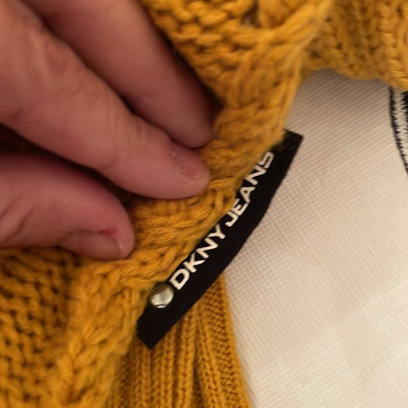 Brand new with tags DKNY sweater size xs - Picture 9 of 9